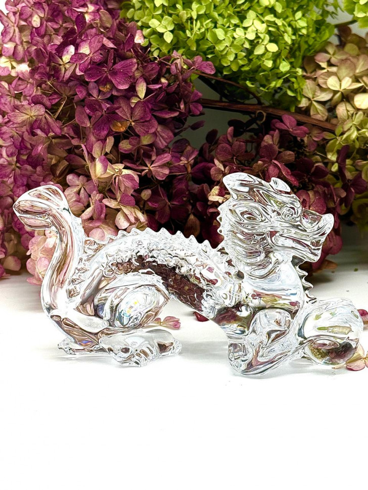 Хрустальная скульптура Baccarat Дракон вид спереди