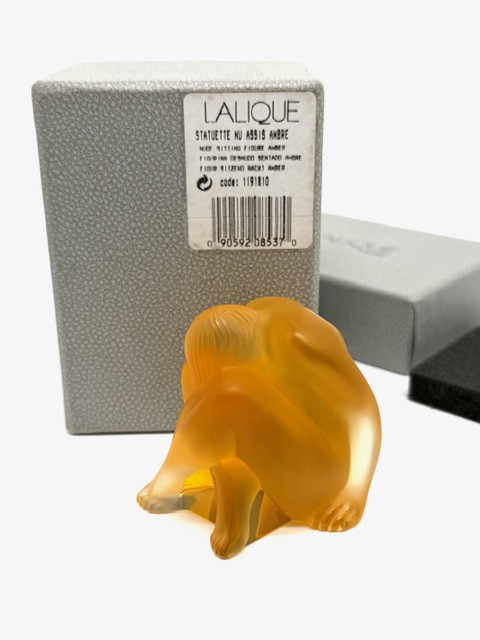 Фигурка Lalique Nu янтарная   